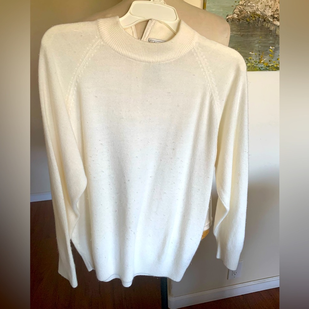 Cozy cream Acrylic knit high neck Sweater